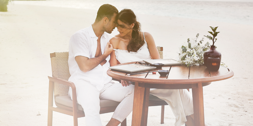 Alila-Kothaifaru-Maldives-Romantic-Dinner